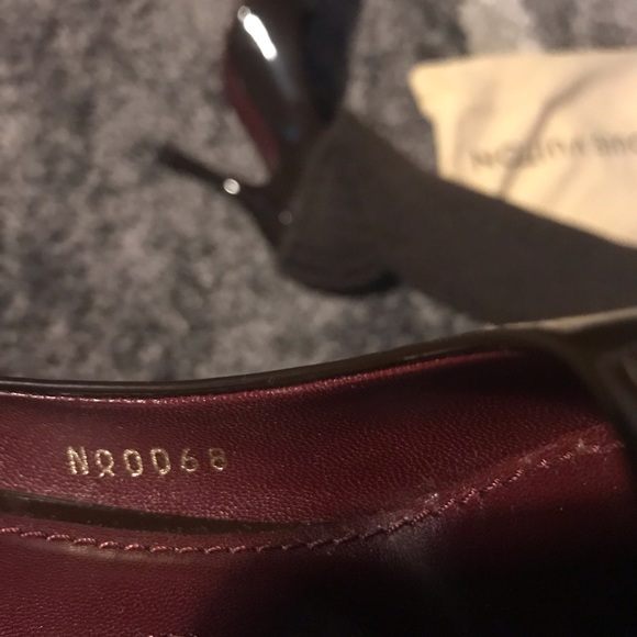 Price drop! Authentic LV shoe - Picture 3 of 8